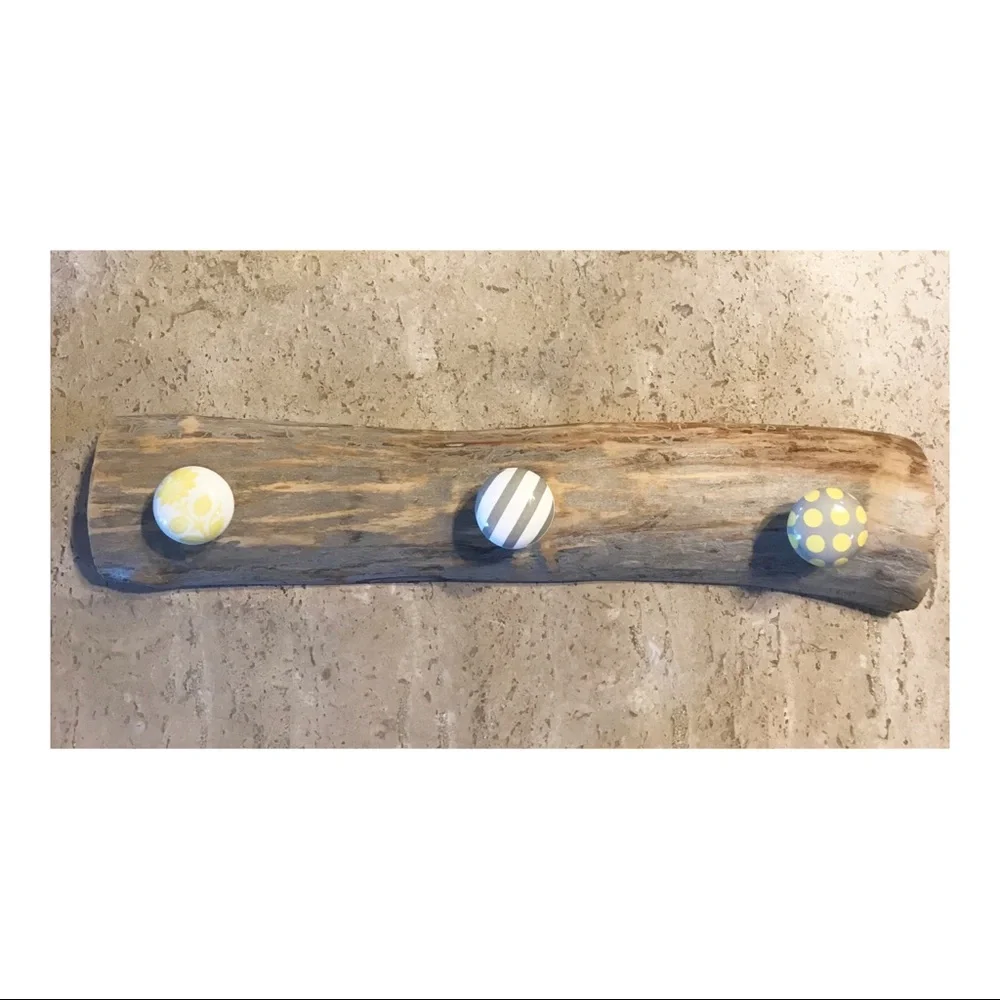 Shabby chic wall hanger solid wood & ceramic knobs